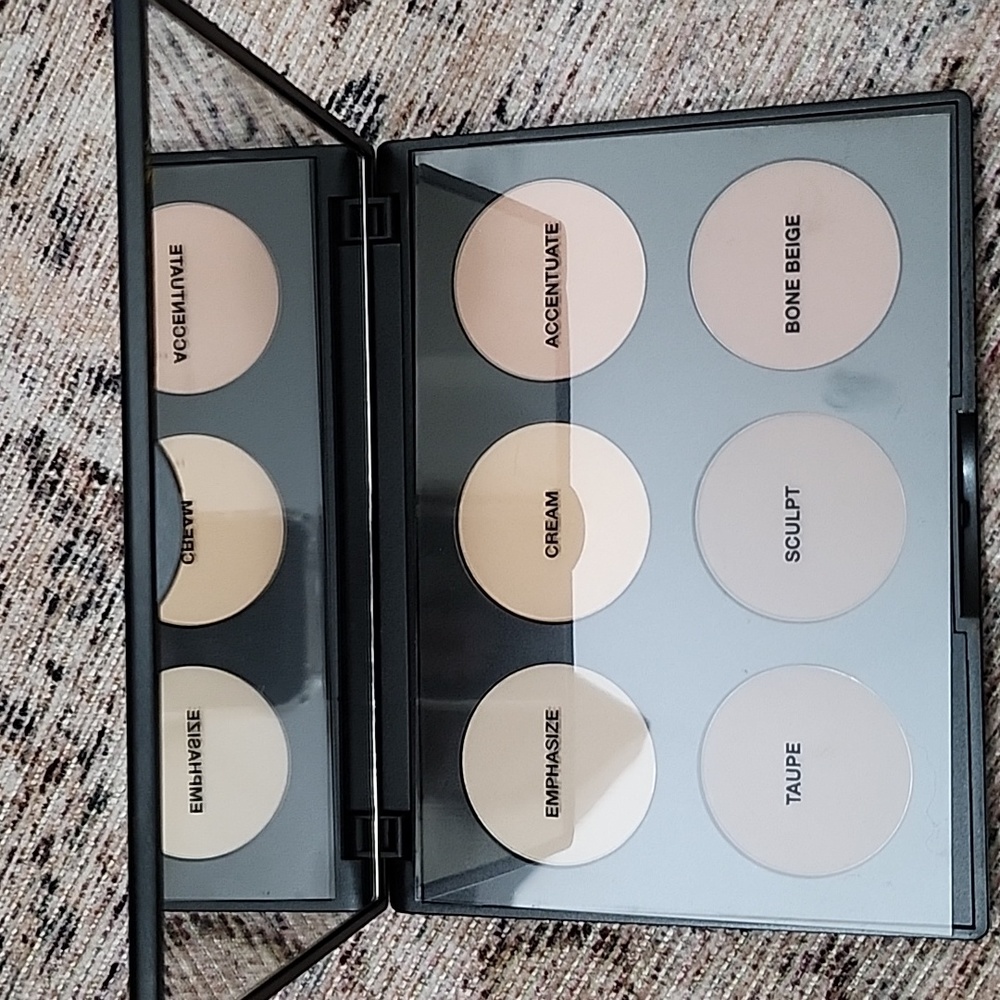 MAC studio fis Sculpt and Shape Contour Palette